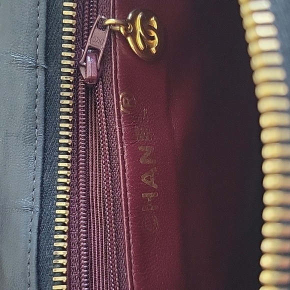 Chanel top handle Matelasse bag - Picture 5 of 8